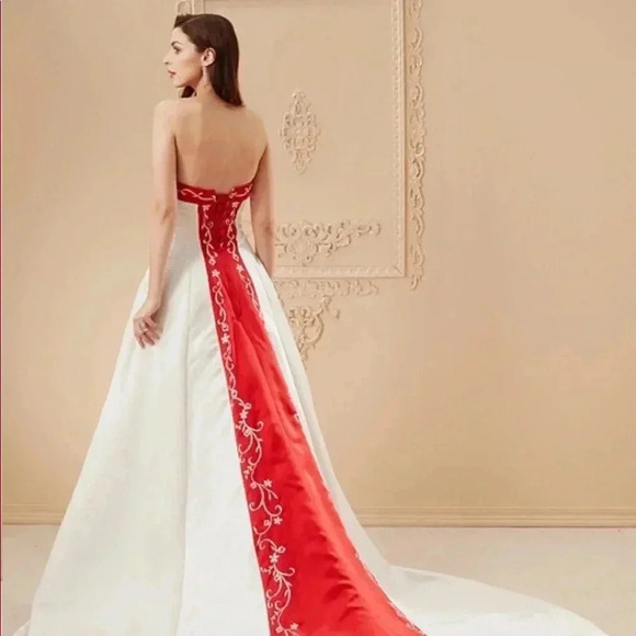 🌹 Gorgeous Wedding Gown 🌹 - Picture 7 of 7